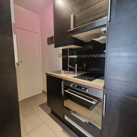 Appartement A Deux Pas De L'arc De Triomphe Equipe Parijs